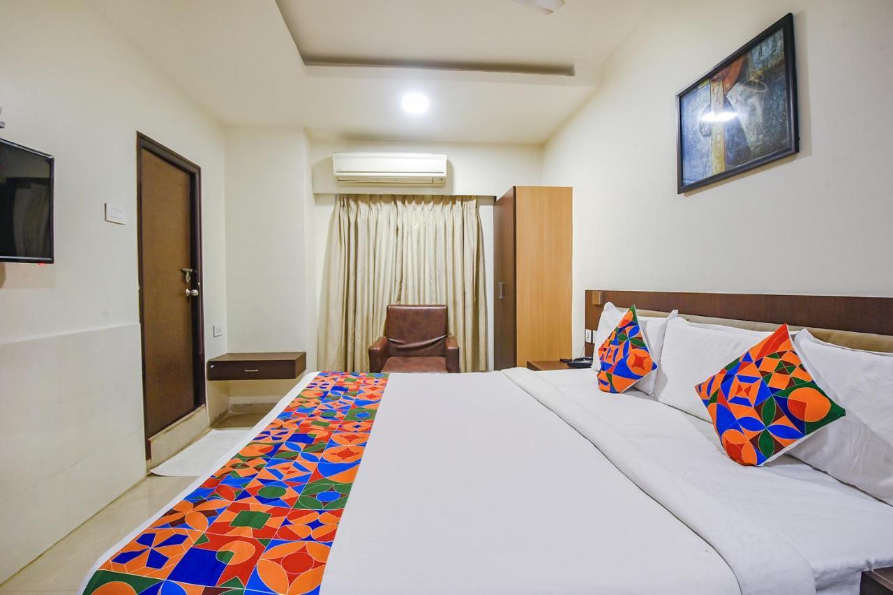 Fabhotel Leela Grand Inn Vijayawāda Exterior foto